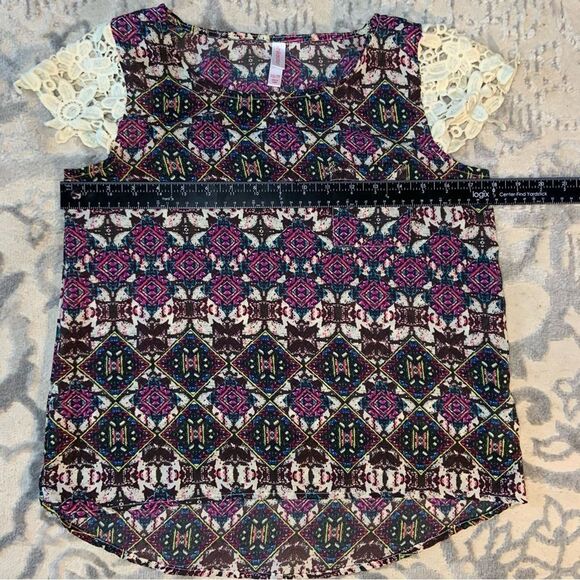 Sz XS Target Xhilaration Pattern Blouse with Cream Lace Sleece Detail - Picture 1 of 4